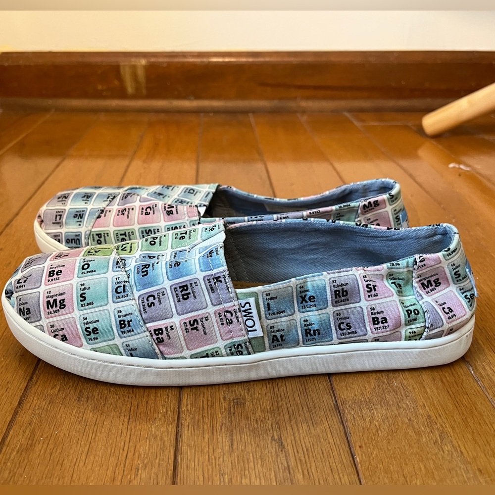 Tom’s Slip on Shoes Science Nerd Periodic Table Women’s size 6